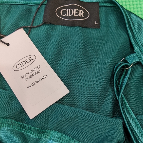 Brand New Baddie Girl Slinky Body Hugging Emerald Green Dress - Picture 9 of 9